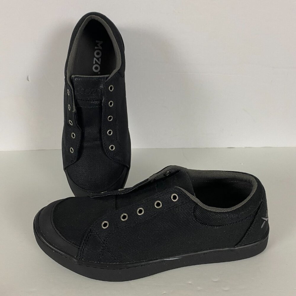 NWOT Mozo Womens The Maven Low Top Slip On Canvas Work Shoes 3738 Black